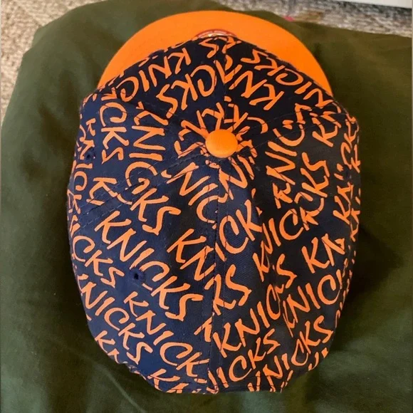 NEW YORK KNICKS SNAPBACK - Picture 4 of 9